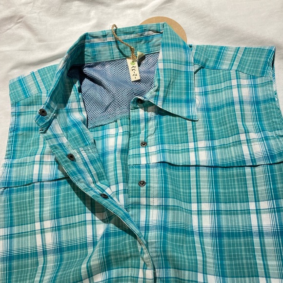 Women’s Dakini Sleeveless plaid BF Shirt! Size medium, NWT! - Picture 6 of 7